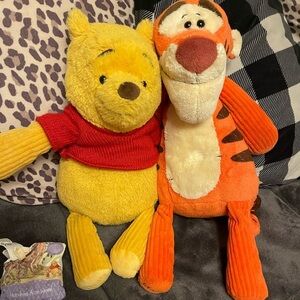 Retired Disney Scentsy Buddy Winnie The Pooh + Tigger with one scentsy pack